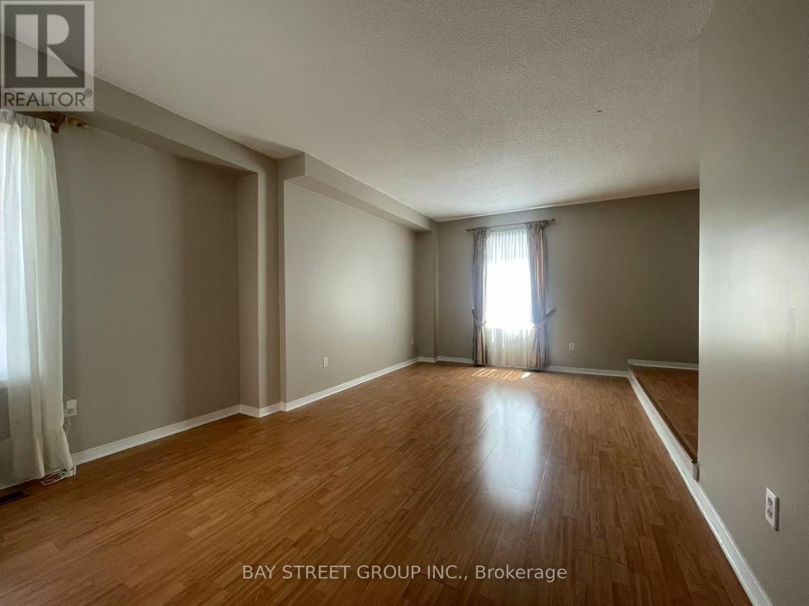 5751 Prairie Circle, Mississauga, Ontario  L5N 6B5 - Photo 11 - W12157764