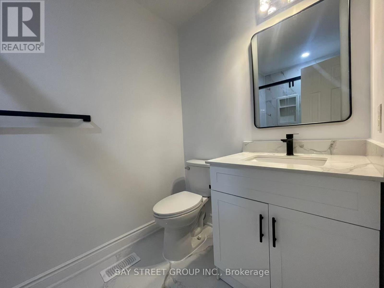 5751 Prairie Circle, Mississauga, Ontario  L5N 6B5 - Photo 21 - W12157764