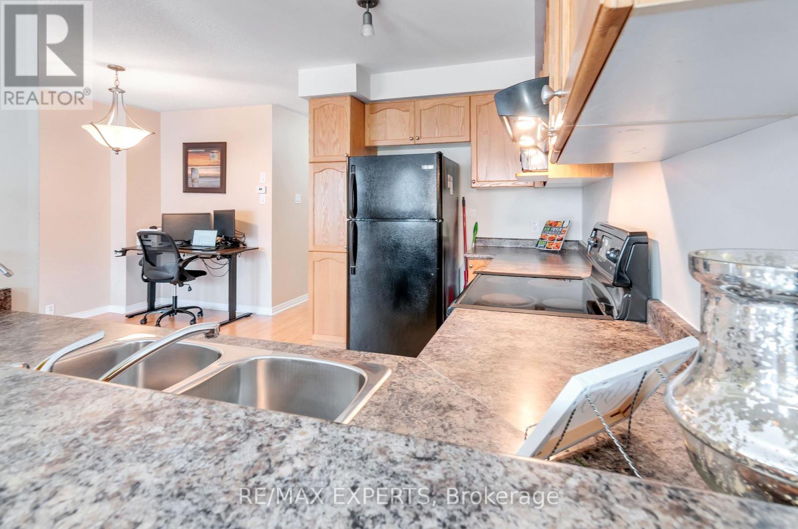 48 - 76 Eagle Trace Drive, Brampton, Ontario  L6R 0M4 - Photo 13 - W12211775