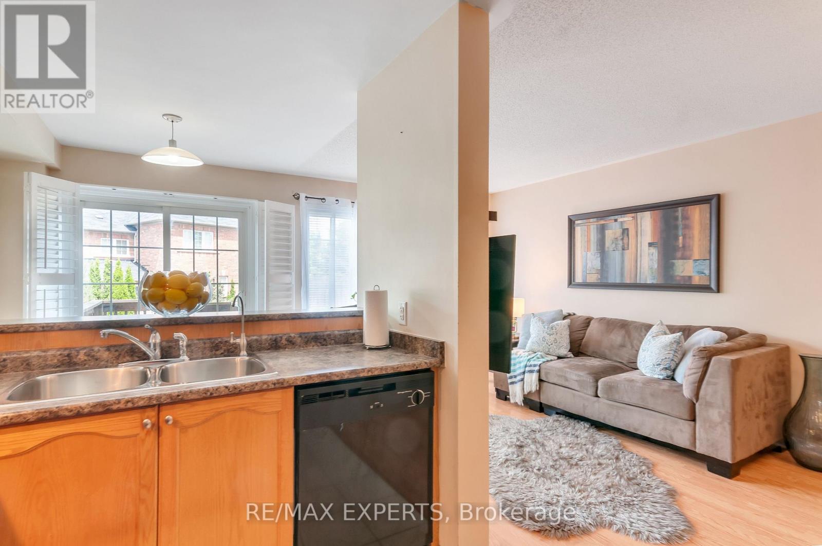 48 - 76 Eagle Trace Drive, Brampton, Ontario  L6R 0M4 - Photo 14 - W12211775