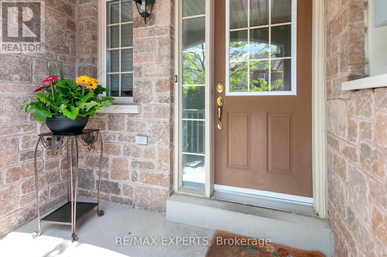 48 - 76 Eagle Trace Drive, Brampton, Ontario  L6R 0M4 - Photo 2 - W12211775