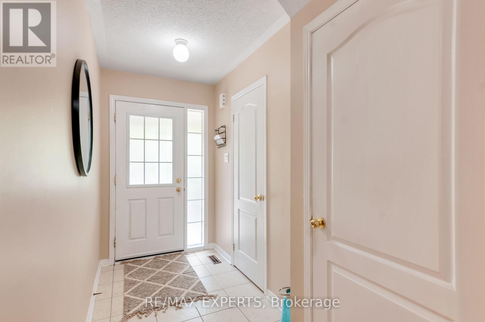 48 - 76 Eagle Trace Drive, Brampton, Ontario  L6R 0M4 - Photo 3 - W12211775