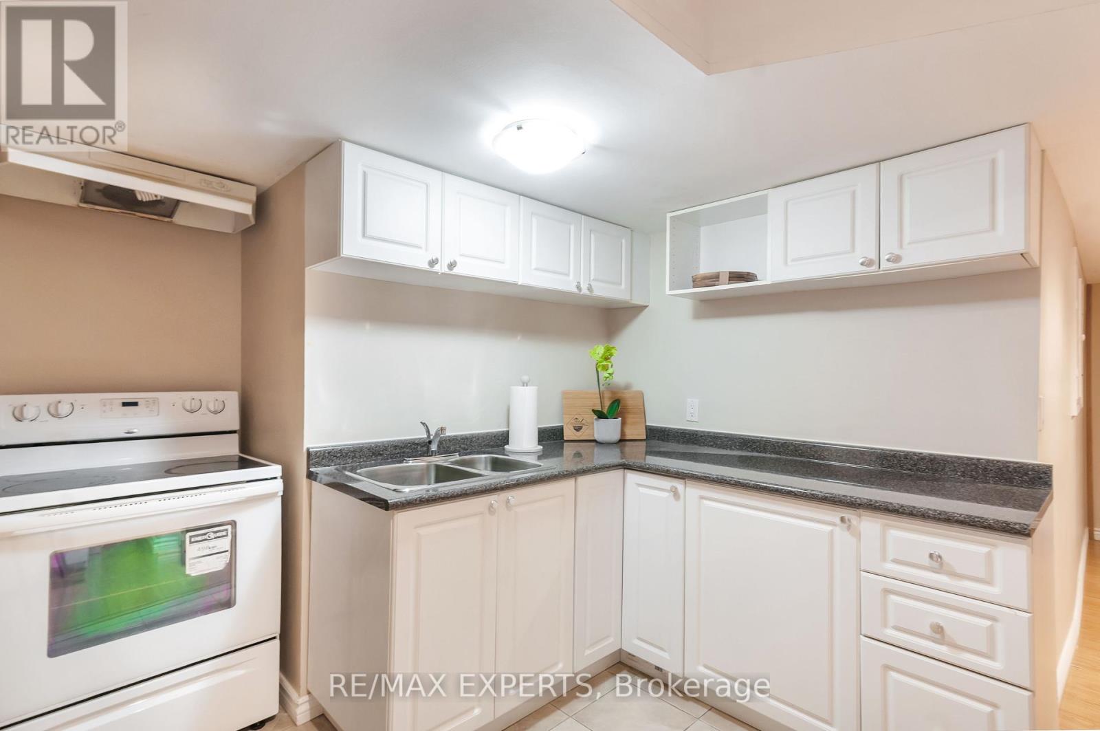 48 - 76 Eagle Trace Drive, Brampton, Ontario  L6R 0M4 - Photo 35 - W12211775