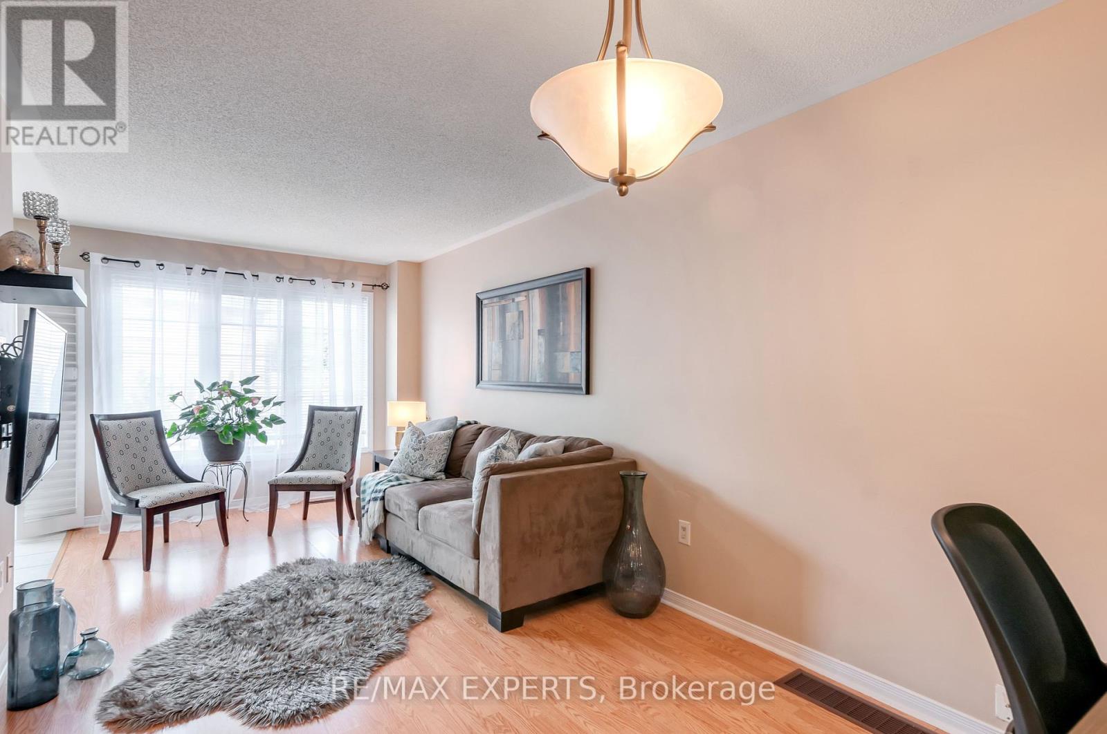 48 - 76 Eagle Trace Drive, Brampton, Ontario  L6R 0M4 - Photo 8 - W12211775