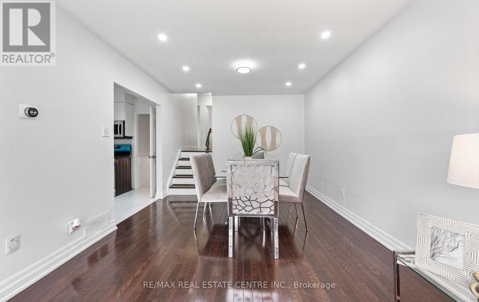 18 Dearbourne Boulevard, Brampton, Ontario  L6T 1J6 - Photo 13 - W12211779