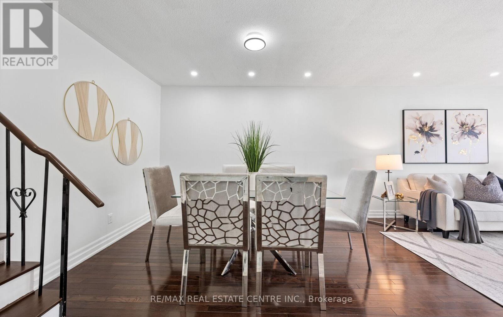 18 Dearbourne Boulevard, Brampton, Ontario  L6T 1J6 - Photo 15 - W12211779