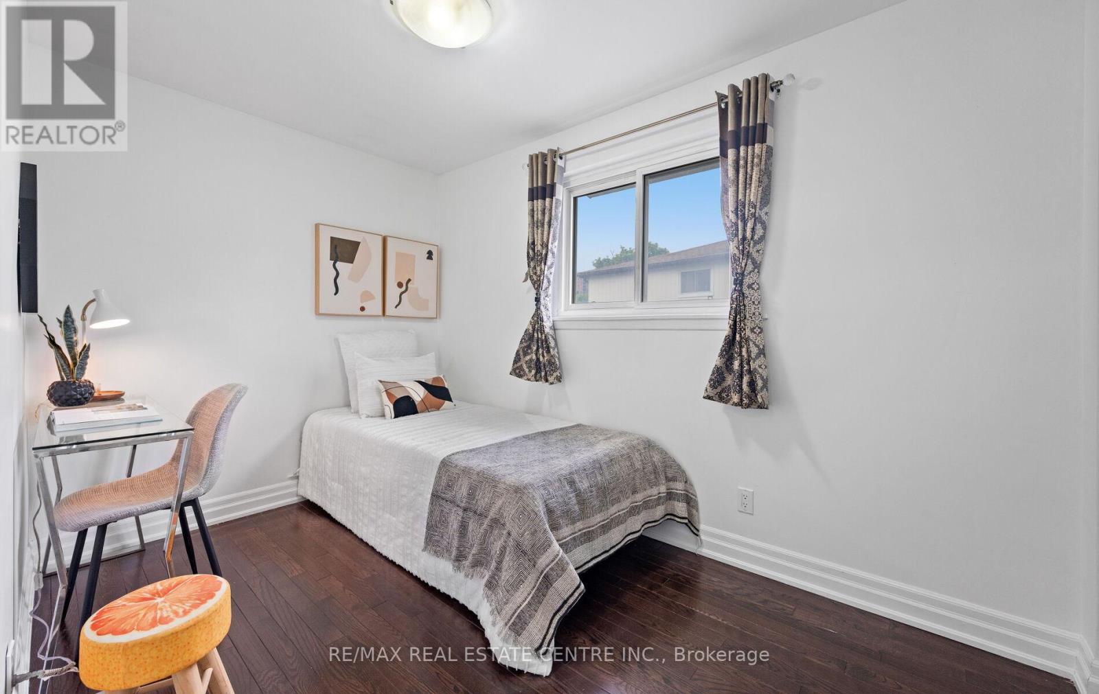 18 Dearbourne Boulevard, Brampton, Ontario  L6T 1J6 - Photo 35 - W12211779