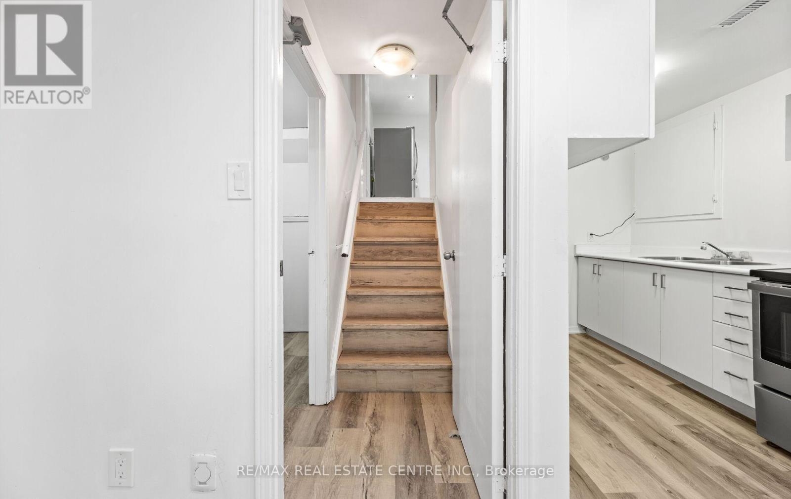 18 Dearbourne Boulevard, Brampton, Ontario  L6T 1J6 - Photo 38 - W12211779