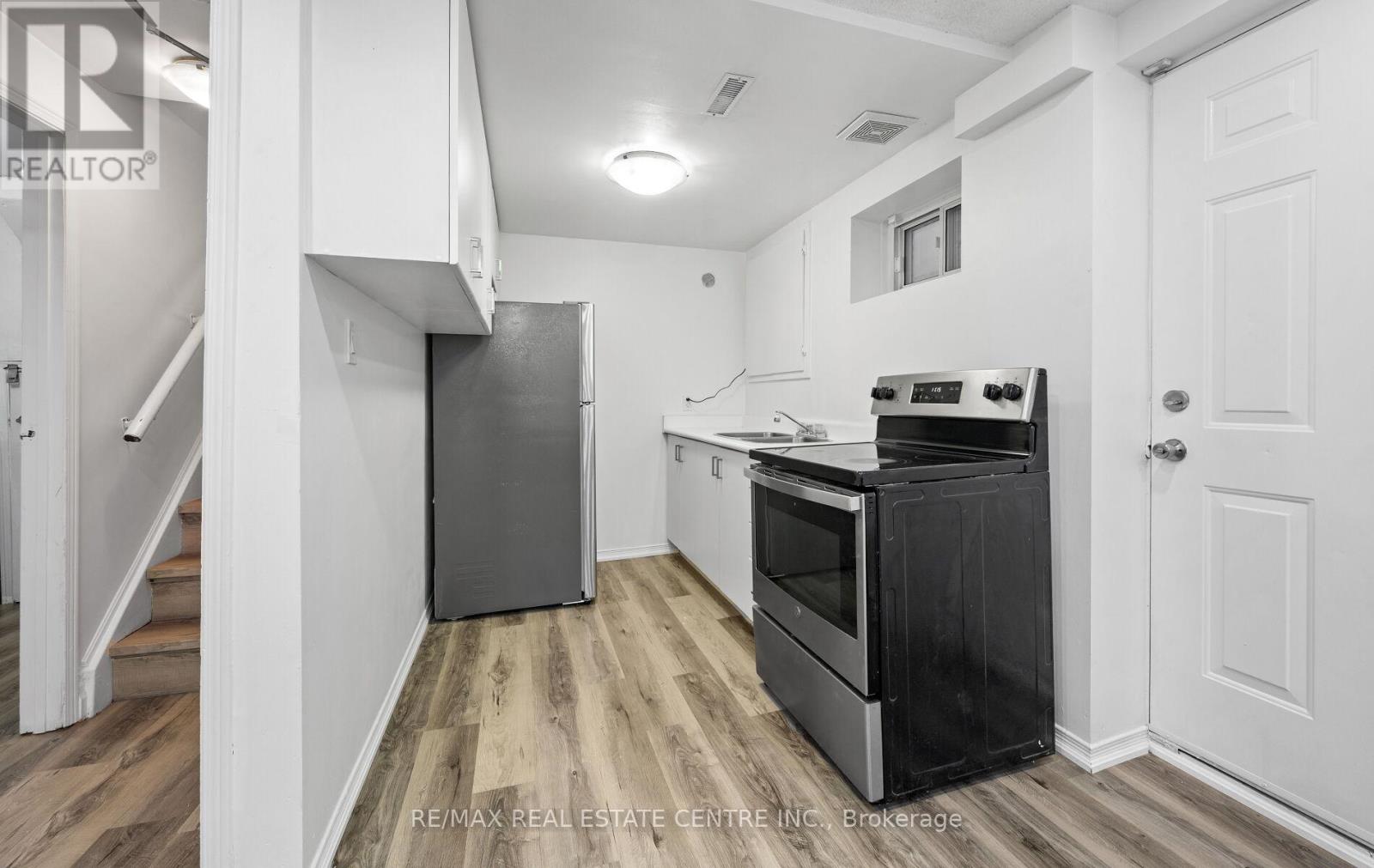 18 Dearbourne Boulevard, Brampton, Ontario  L6T 1J6 - Photo 43 - W12211779