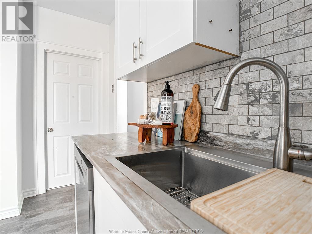 315 Logan, Windsor, Ontario  N8X 2V1 - Photo 12 - 25014594