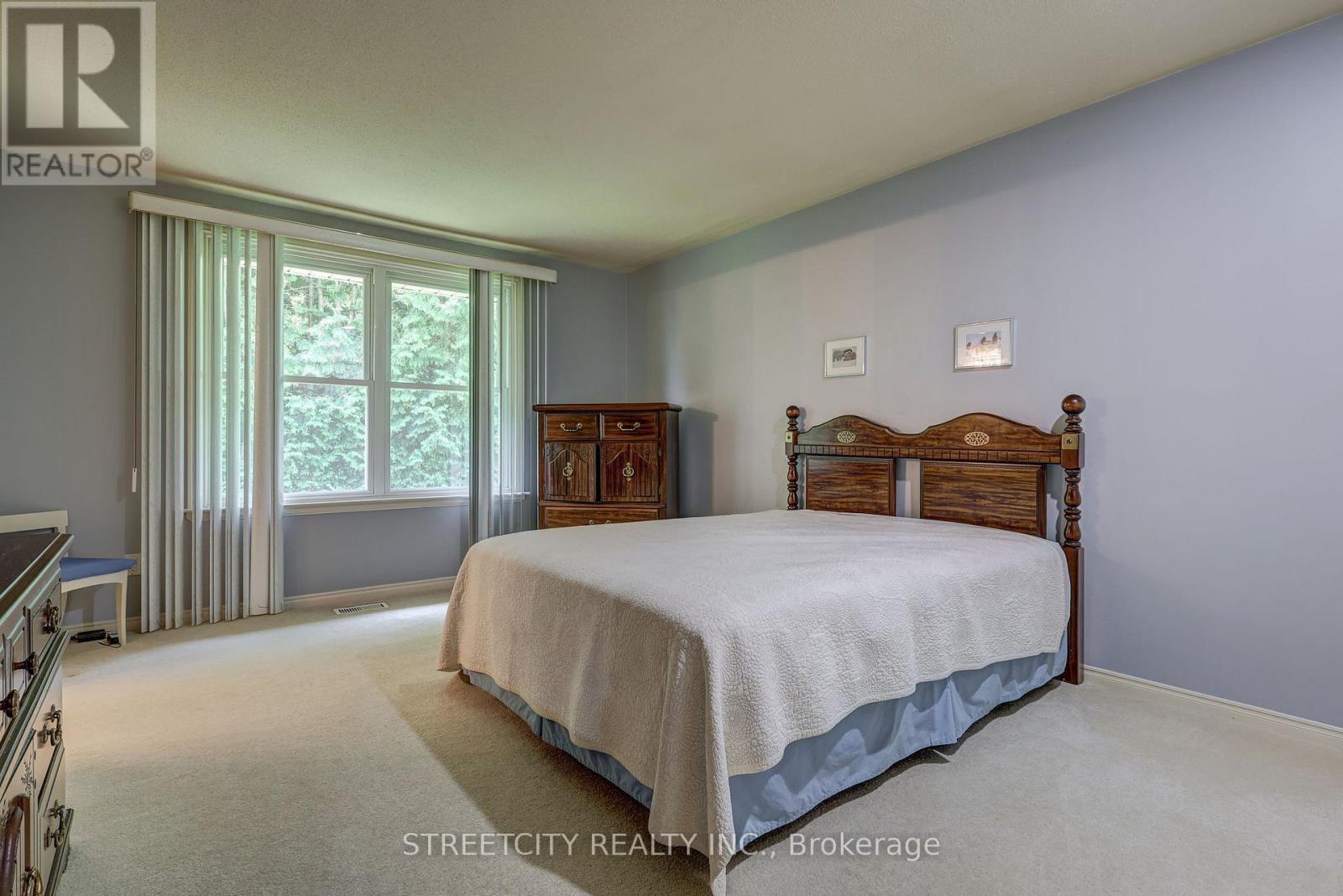 981 Farnham Court, London South, Ontario  N6K 1R5 - Photo 14 - X12211863