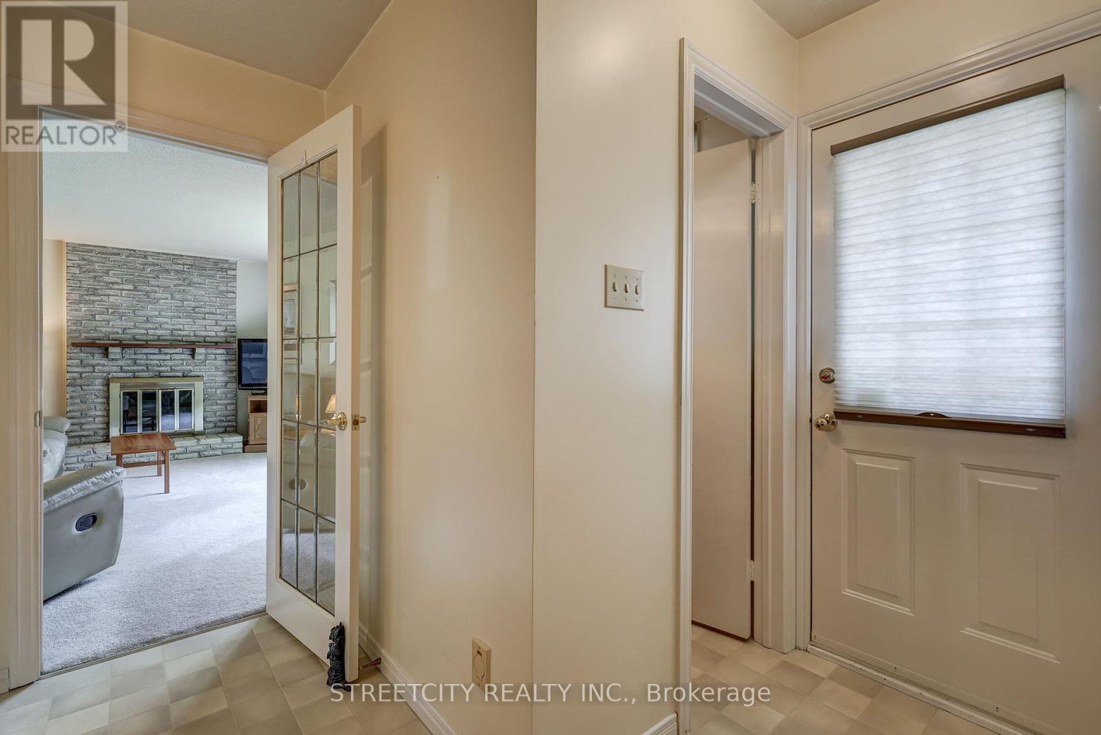 981 Farnham Court, London South, Ontario  N6K 1R5 - Photo 25 - X12211863