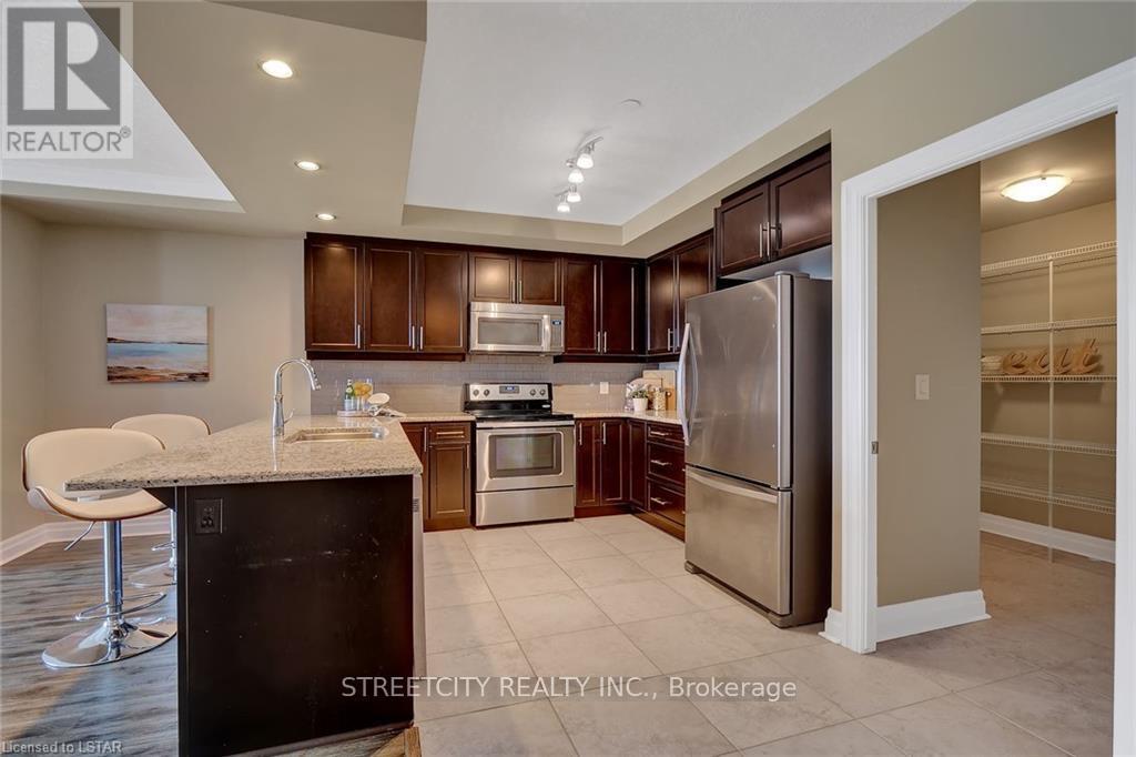 Photo 8 of 36 for 903 - 240 Villagewalk Boulevard N