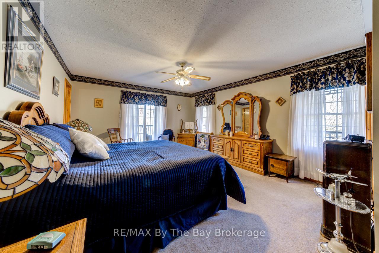 15 Pridham Court, Wasaga Beach, Ontario  L9Z 1M4 - Photo 19 - S12064816