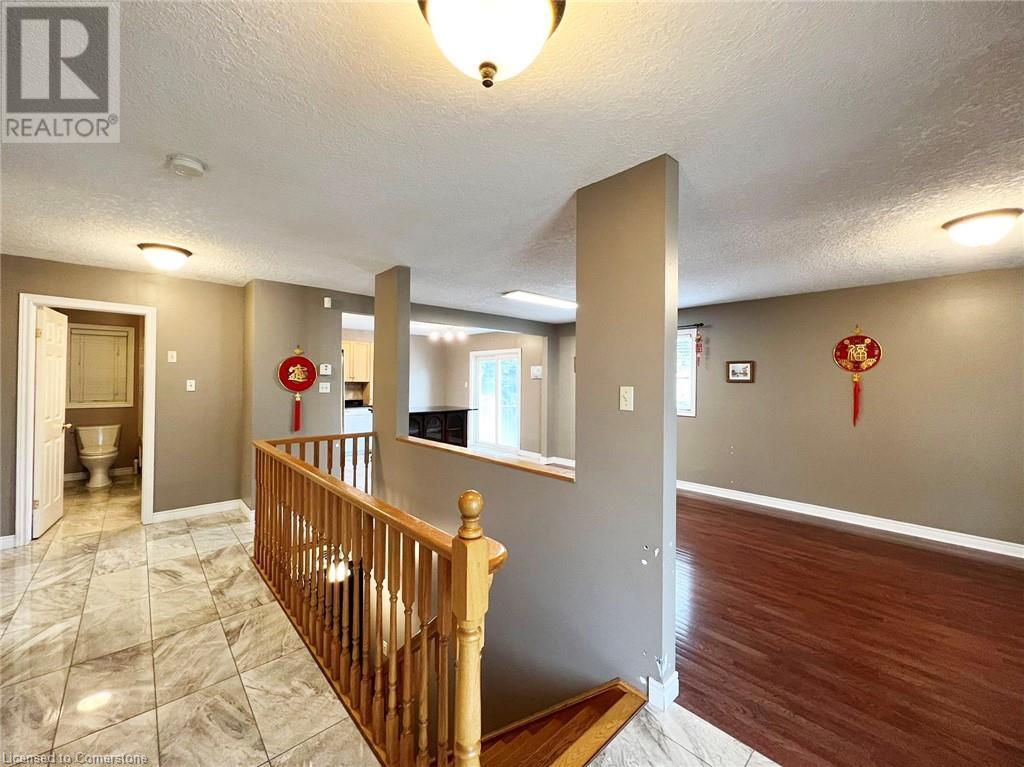 3 Inchlee Drive, Hamilton, Ontario  L9A 5K6 - Photo 5 - 40739913