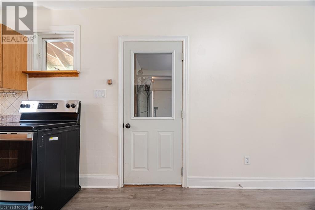 64 Sheldon Avenue N Unit# Upper, Kitchener, Ontario  N2H 3M4 - Photo 4 - 40739906