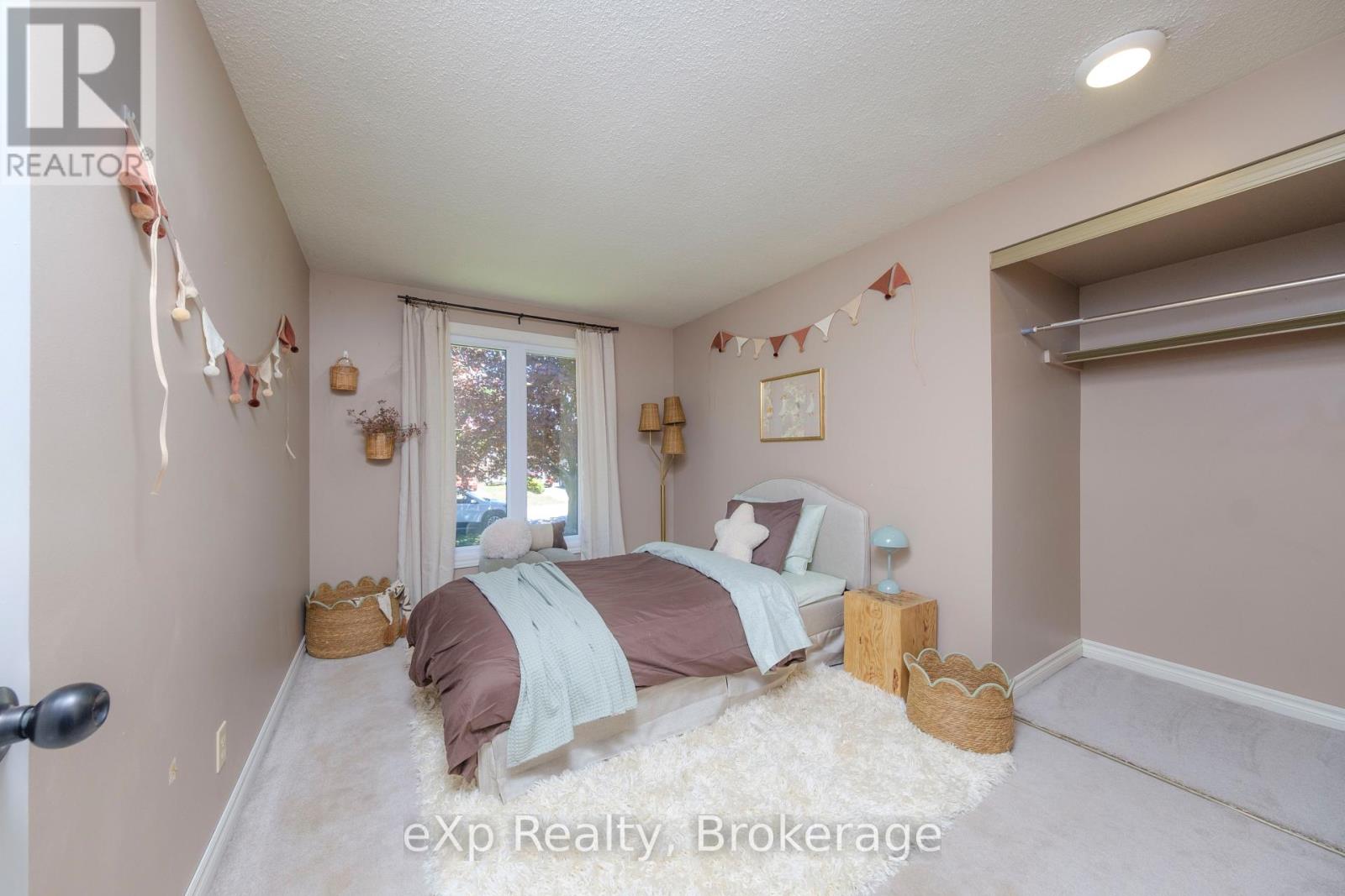 484 Falconer Street, Saugeen Shores, Ontario  N0H 2C2 - Photo 16 - X12211808