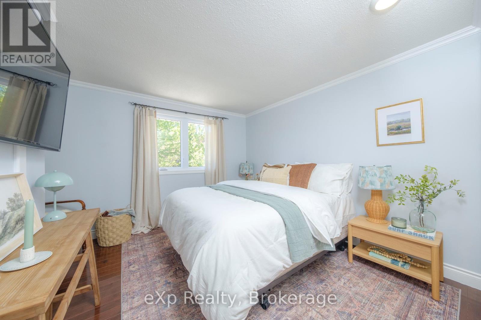 484 Falconer Street, Saugeen Shores, Ontario  N0H 2C2 - Photo 17 - X12211808