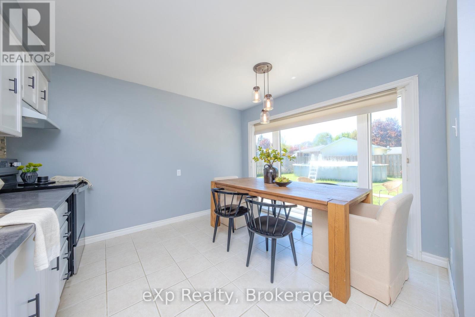 484 Falconer Street, Saugeen Shores, Ontario  N0H 2C2 - Photo 7 - X12211808