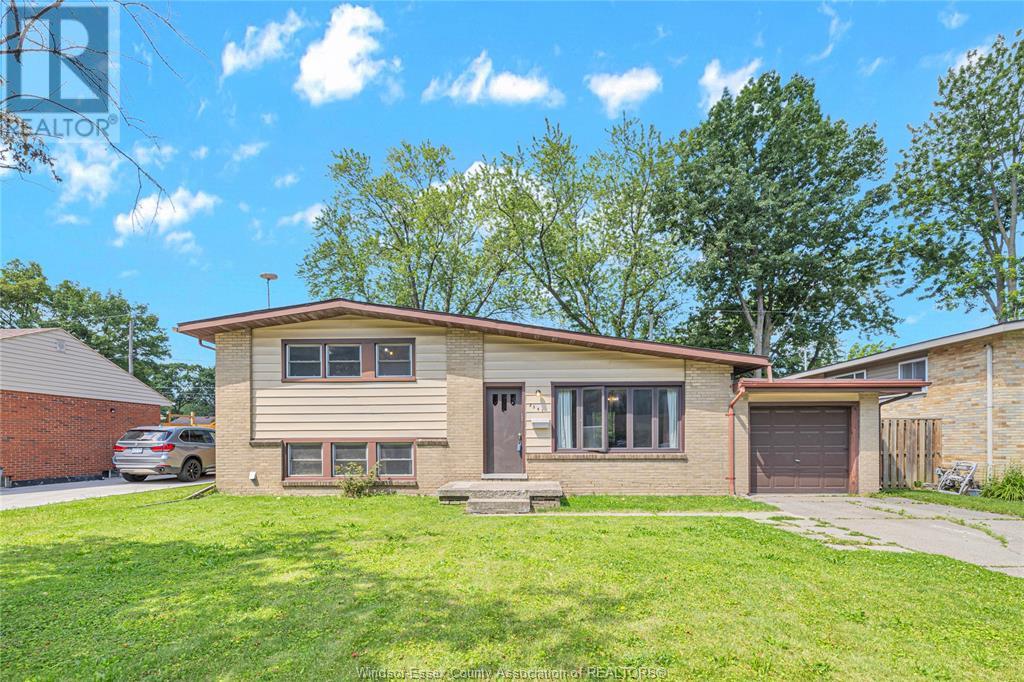 MLS# 25014715: 3341 EVERTS, Windsor, Canada