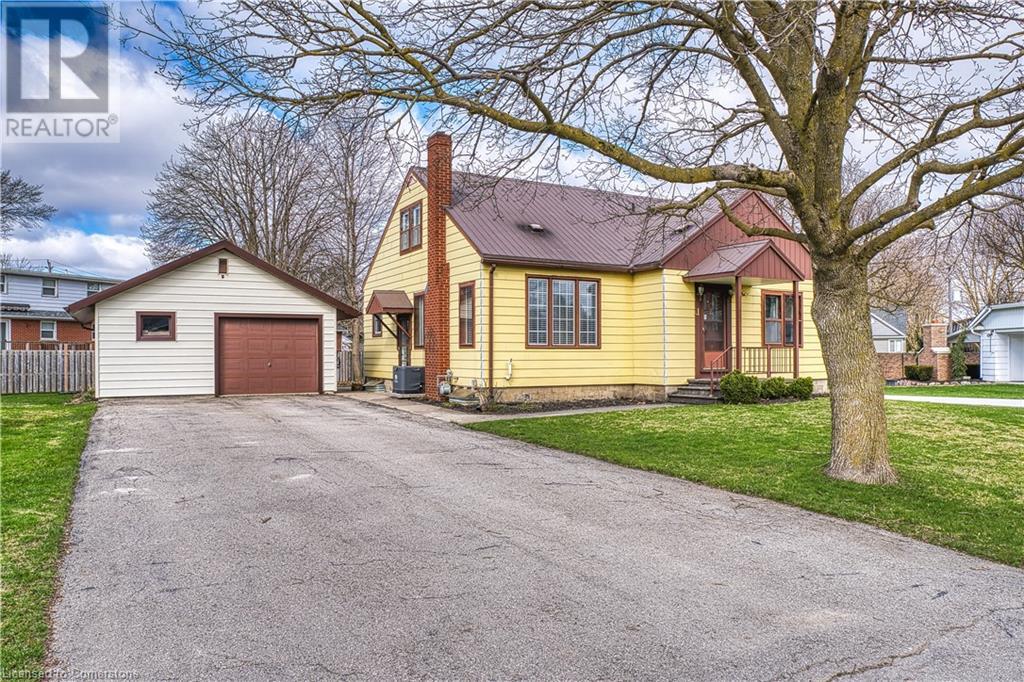 11 Churchill Drive, Listowel, Ontario  N4W 1J9 - Photo 4 - 40717083