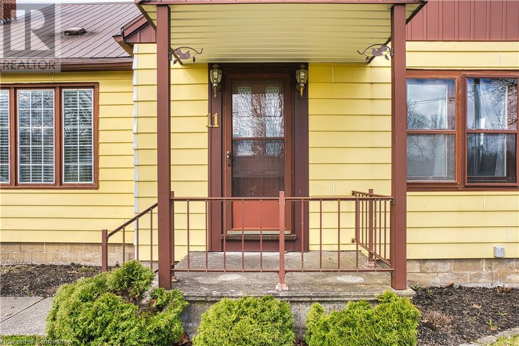 11 Churchill Drive, Listowel, Ontario  N4W 1J9 - Photo 14 - 40717083