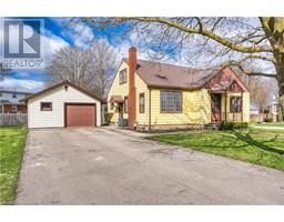 11 CHURCHILL Drive, Listowel, Ontario