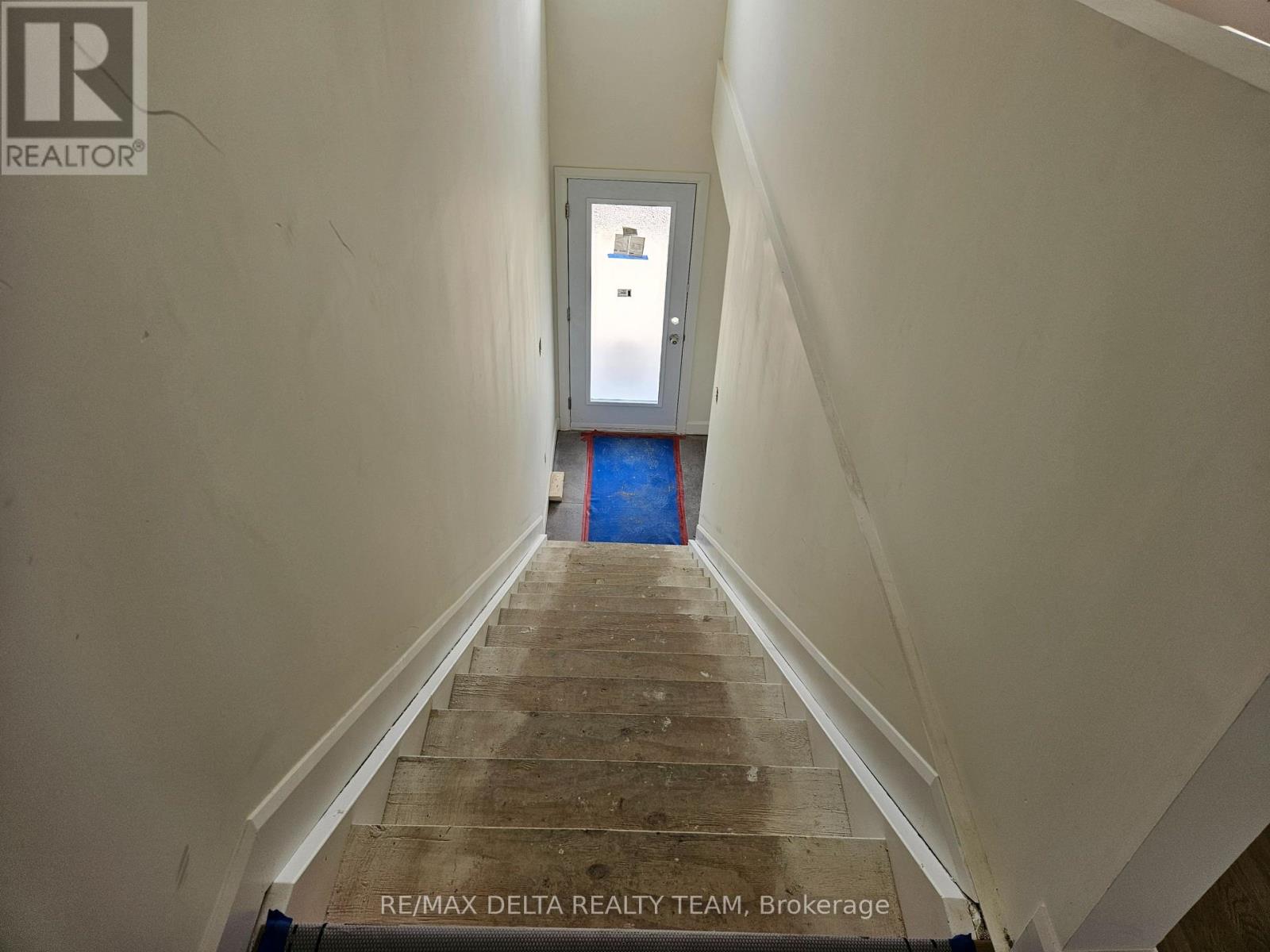 C - 77 Granton Avenue, Ottawa, Ontario  K2G 1L2 - Photo 3 - X12211800