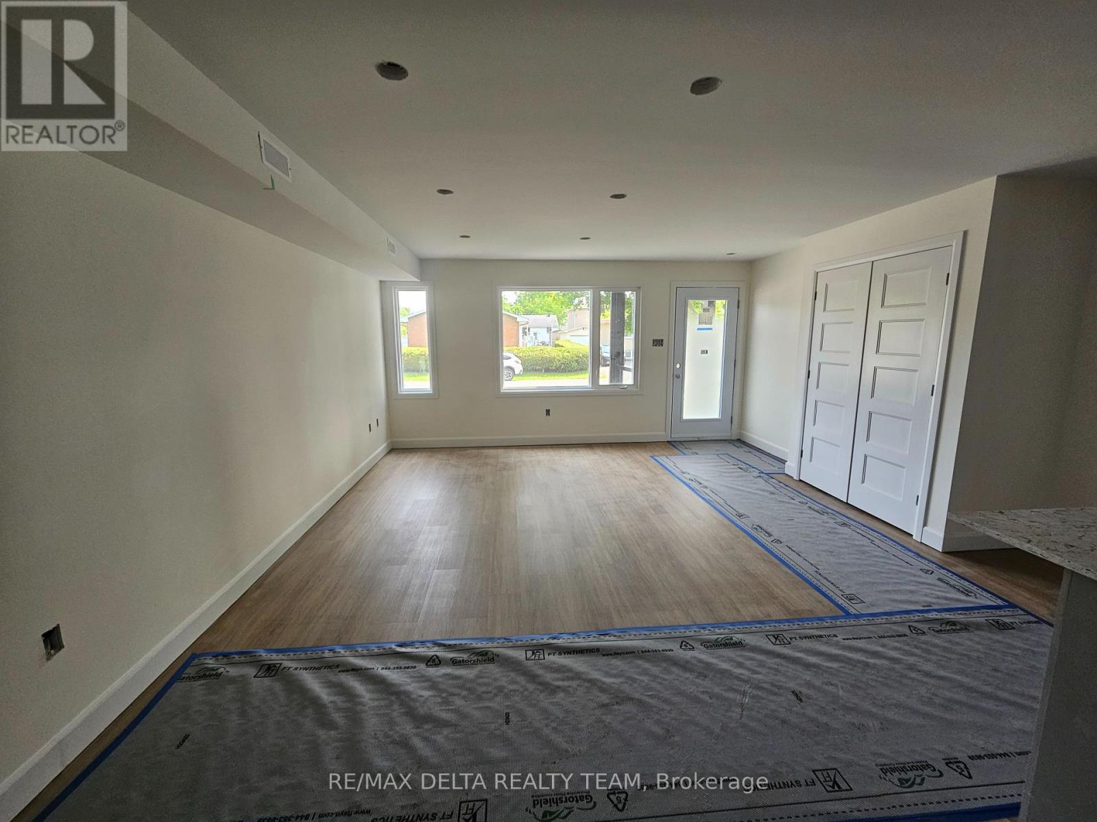C - 77 Granton Avenue, Ottawa, Ontario  K2G 1L2 - Photo 4 - X12211800