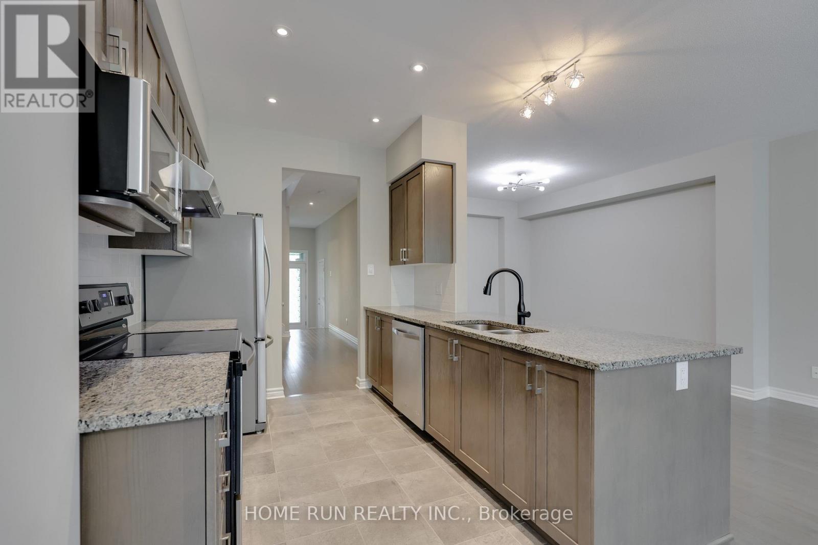 886 Fletcher Circle, Ottawa, Ontario  K2T 0B8 - Photo 11 - X12211835
