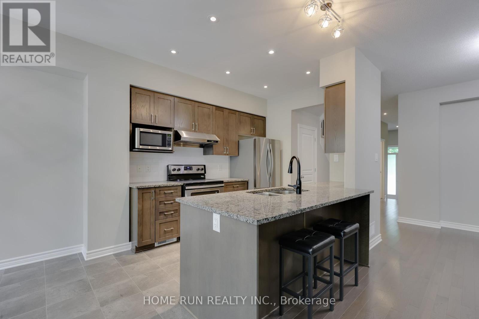 886 Fletcher Circle, Ottawa, Ontario  K2T 0B8 - Photo 13 - X12211835