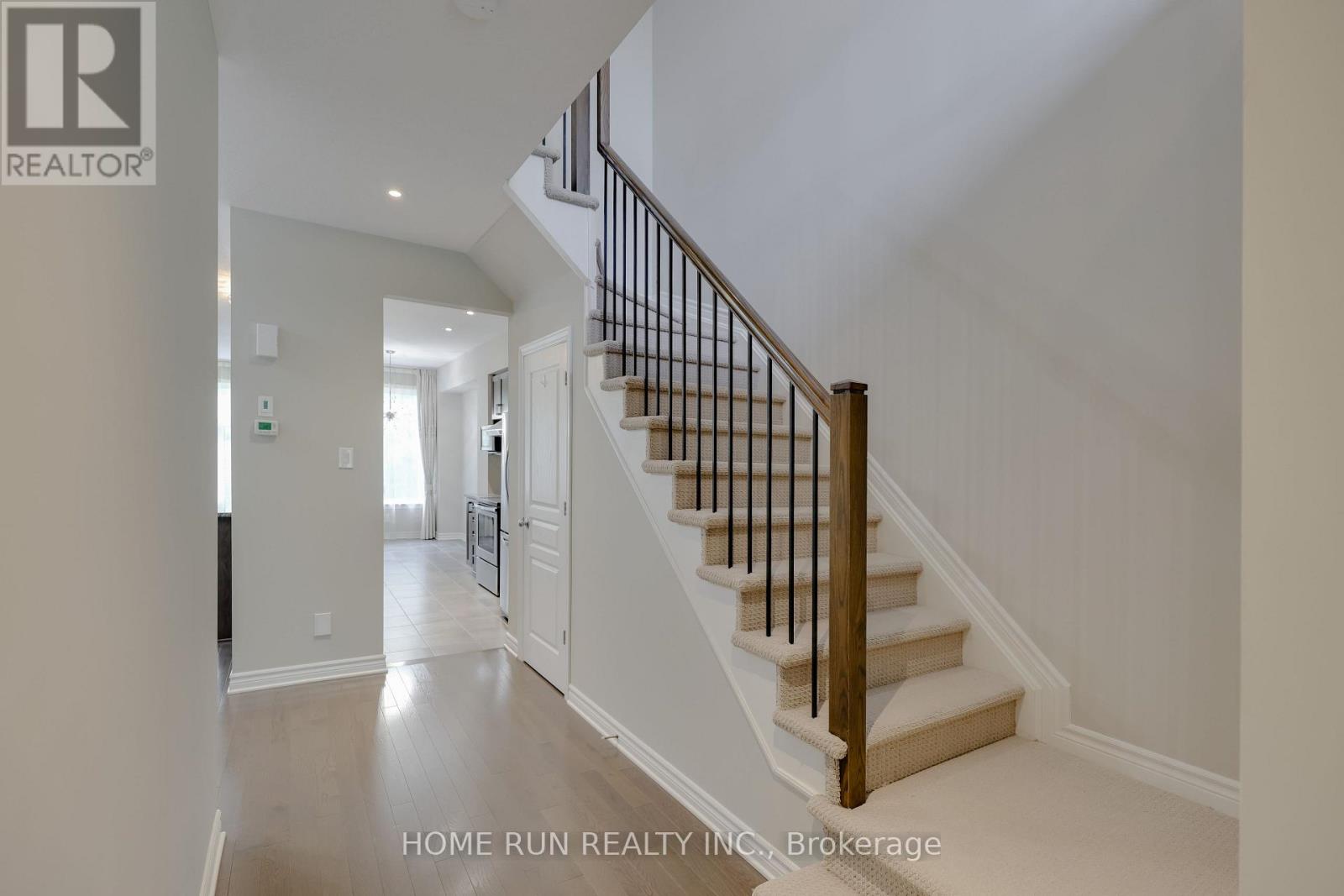 886 Fletcher Circle, Ottawa, Ontario  K2T 0B8 - Photo 7 - X12211835