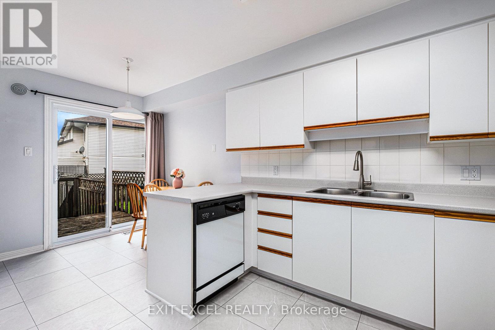 14 Grassy Plains Drive, Ottawa, Ontario  K2M 2P1 - Photo 11 - X12211844