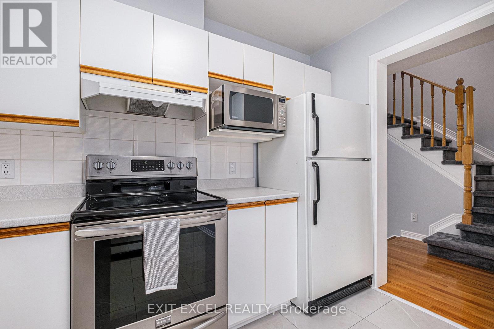 14 Grassy Plains Drive, Ottawa, Ontario  K2M 2P1 - Photo 12 - X12211844