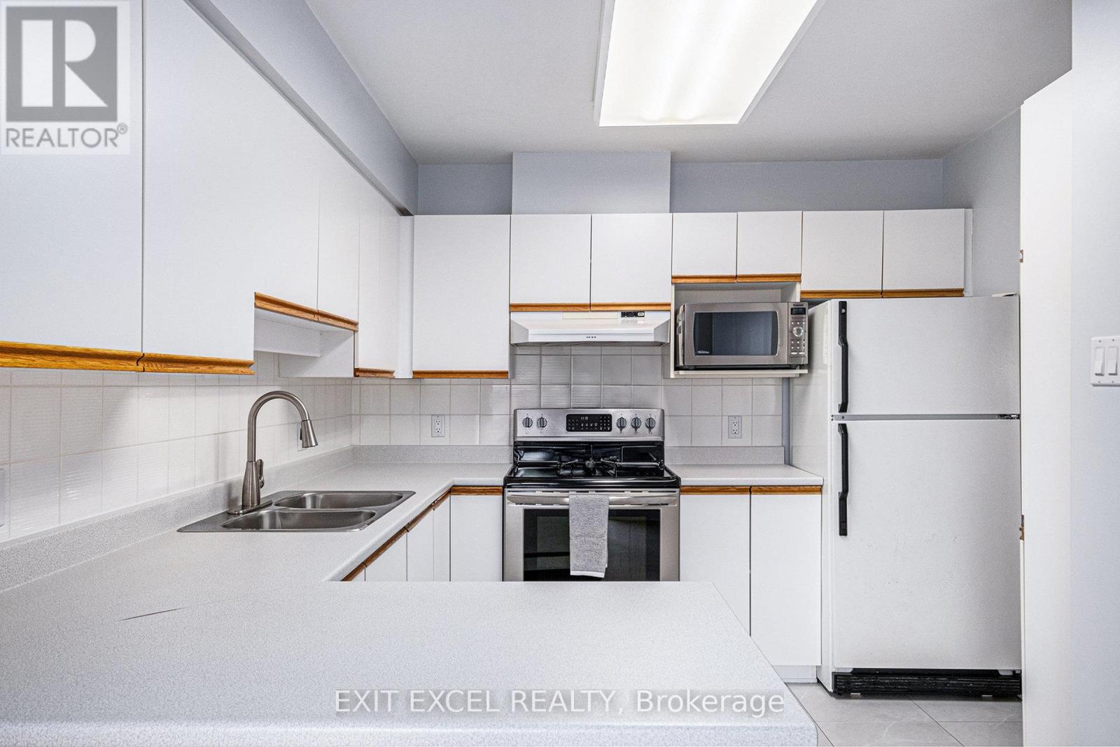 14 Grassy Plains Drive, Ottawa, Ontario  K2M 2P1 - Photo 13 - X12211844