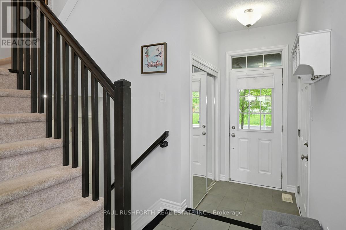 310 Astelia Crescent, Ottawa, Ontario  K7S 0W7 - Photo 2 - X12211851