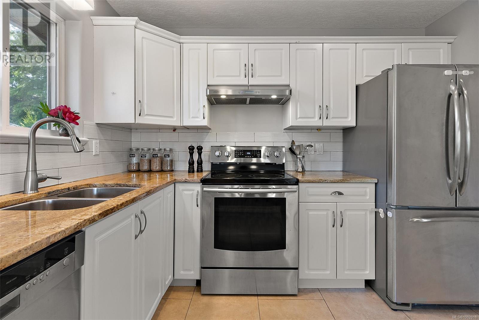 4159 Carey Rd, Saanich, British Columbia  V8Z 4G7 - Photo 9 - 1002918