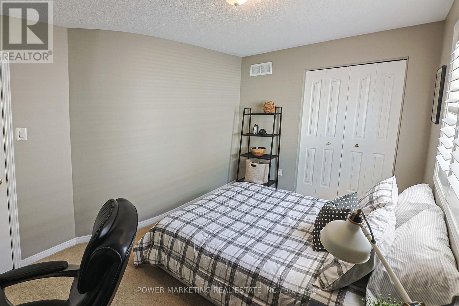 124 Strathcarron Crescent, Ottawa, Ontario  K2K 0C7 - Photo 26 - X12211694