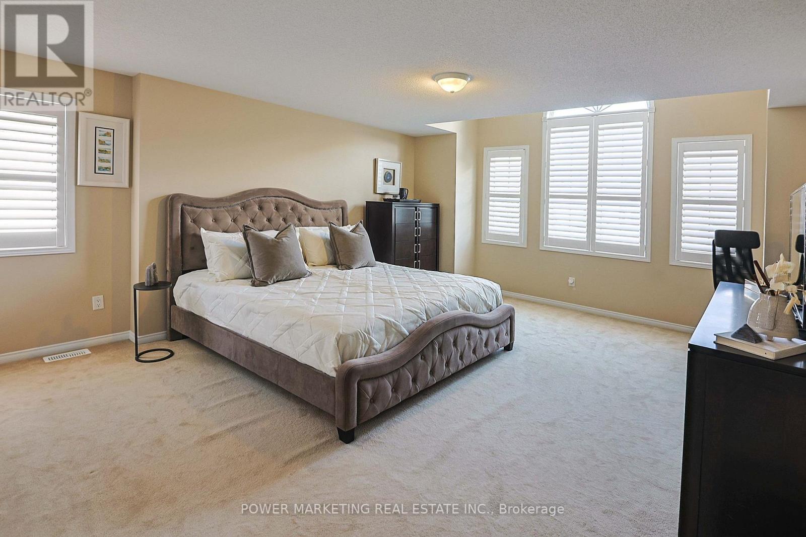 124 Strathcarron Crescent, Ottawa, Ontario  K2K 0C7 - Photo 21 - X12211694