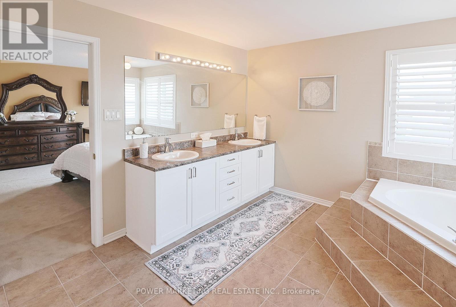 124 Strathcarron Crescent, Ottawa, Ontario  K2K 0C7 - Photo 36 - X12211694