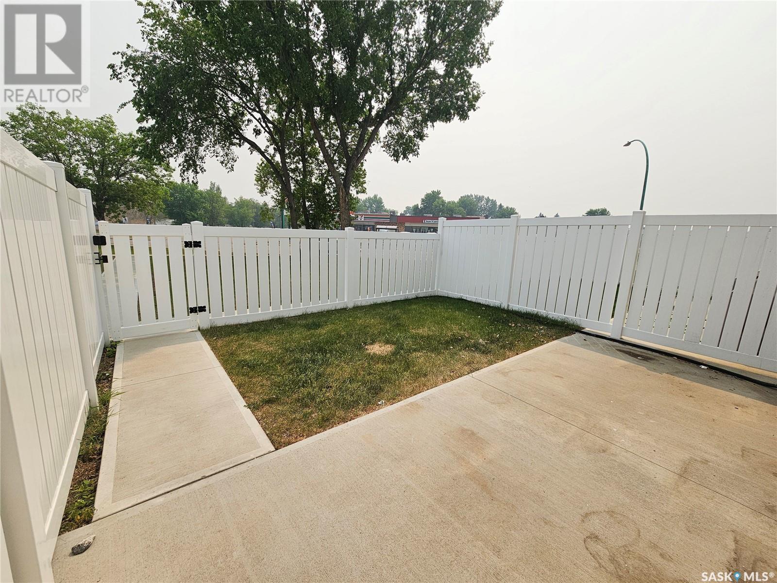 13 1292 Gordon Road, Moose Jaw, Saskatchewan  S6H 7V9 - Photo 2 - SK009091