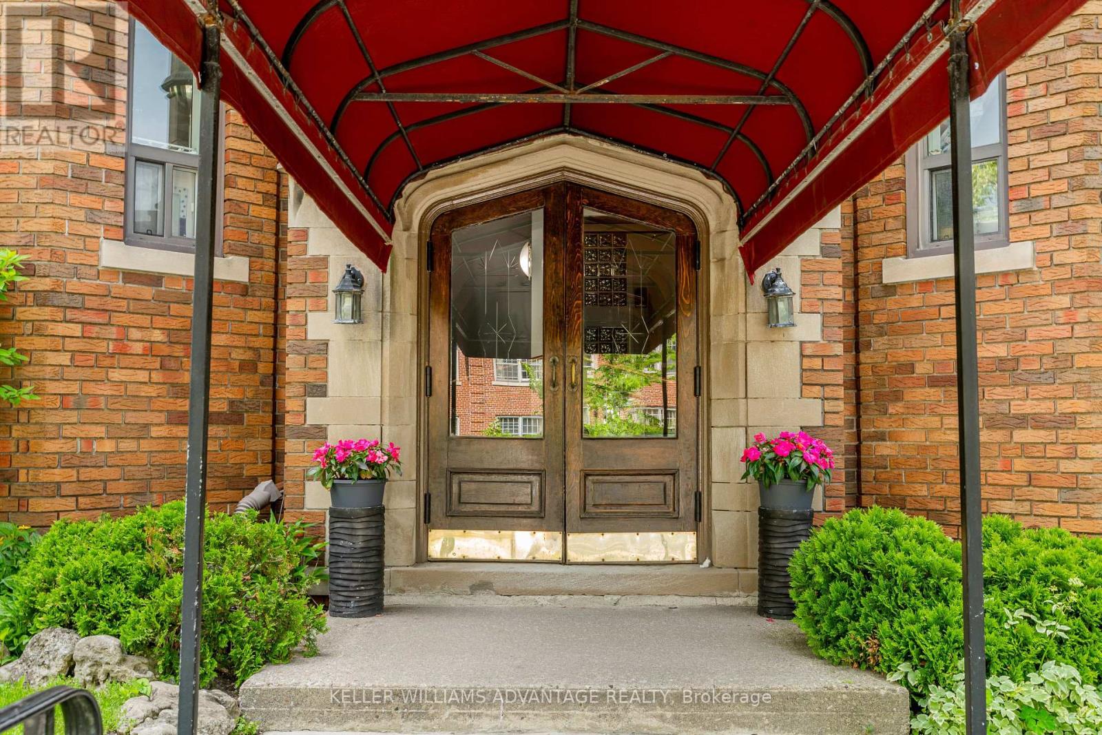 18 - 1646 Bathurst Street, Toronto, Ontario  M5P 3J7 - Photo 3 - C12211822