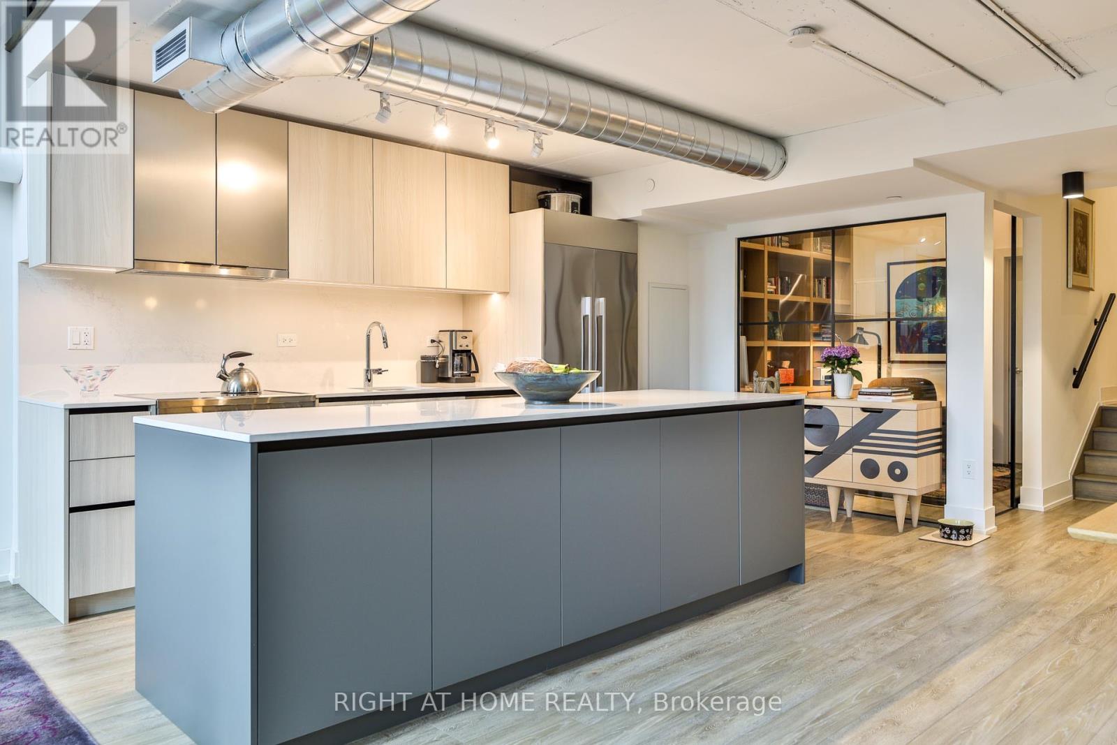 409 - 150 Logan Avenue, Toronto, Ontario  M4M 0E4 - Photo 6 - E12211816