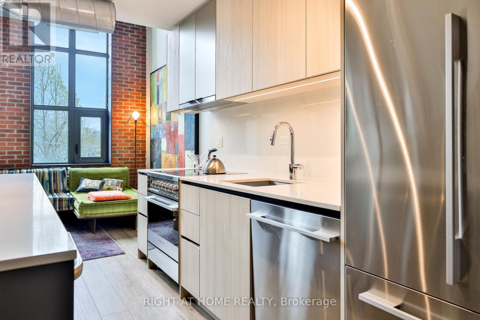 409 - 150 Logan Avenue, Toronto, Ontario  M4M 0E4 - Photo 8 - E12211816