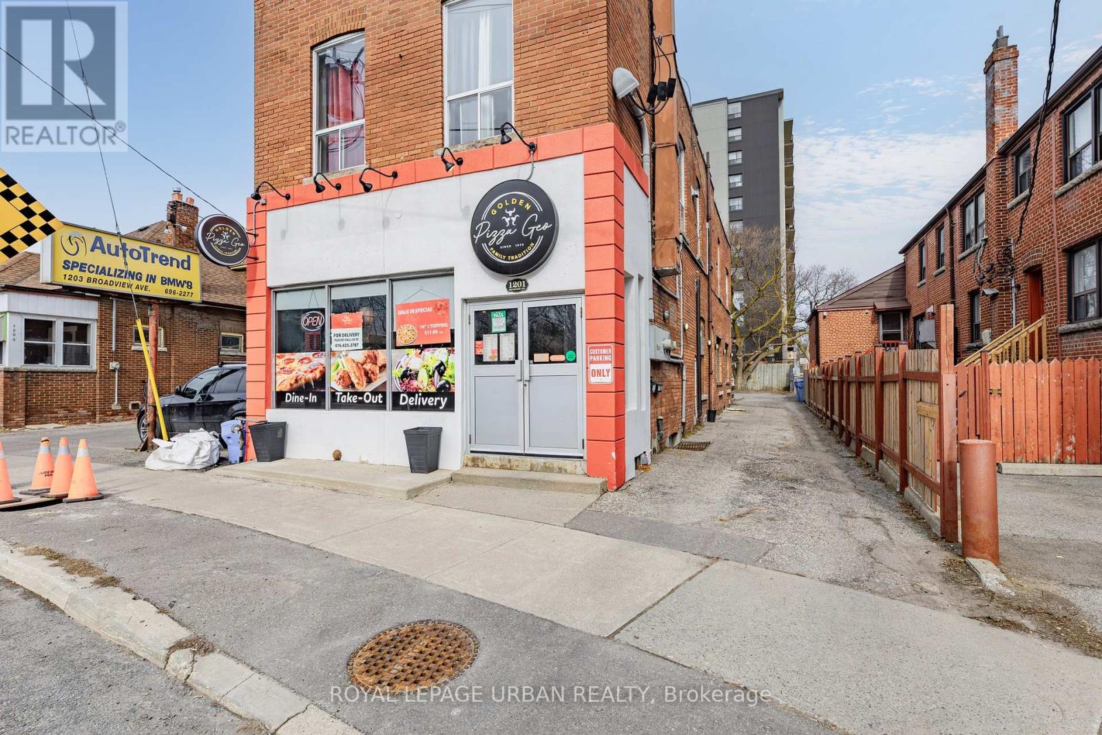 1201 Broadview Avenue, Toronto, Ontario  M4K 2T1 - Photo 7 - E12211865