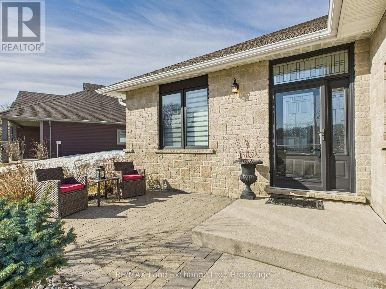 189 Carloway Trail, Huron-Kinloss, Ontario  N2Z 0A4 - Photo 2 - X12030609