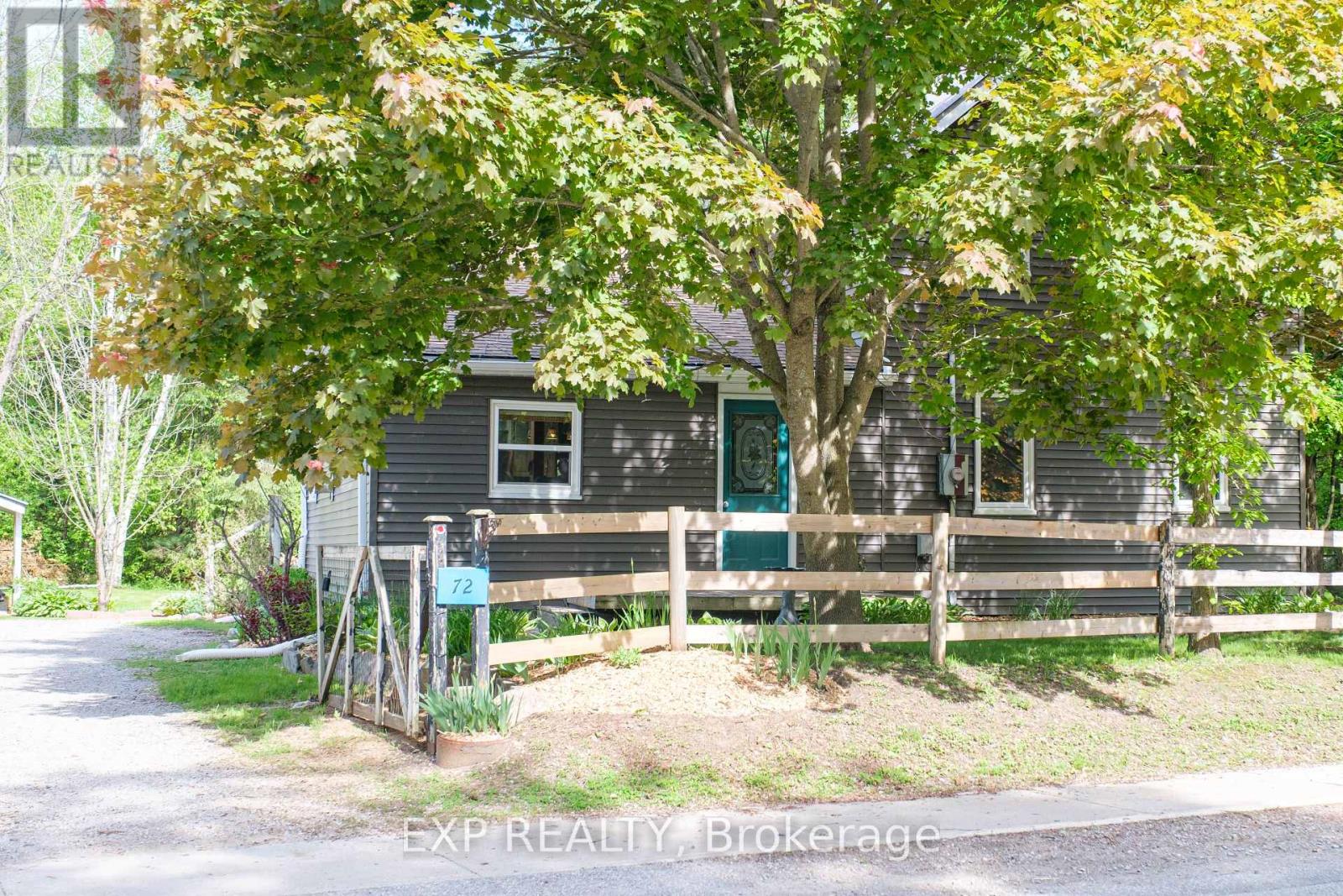72 Station Road, Georgina, Ontario  L0E 1N0 - Photo 3 - N12211821