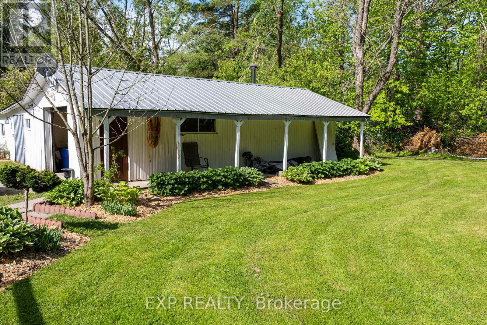 72 Station Road, Georgina, Ontario  L0E 1N0 - Photo 4 - N12211821