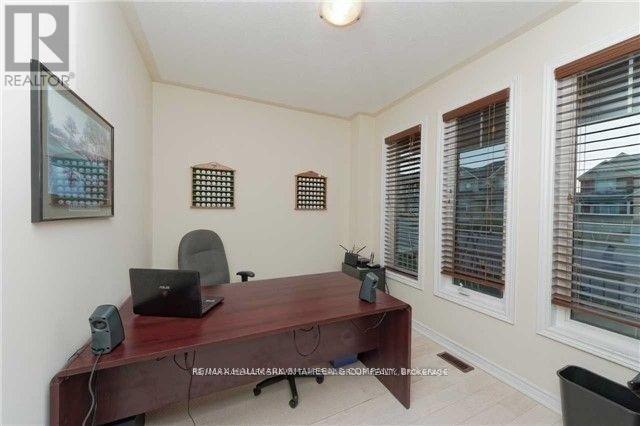 21 Military Court, Richmond Hill, Ontario  L4E 0M3 - Photo 3 - N12211829