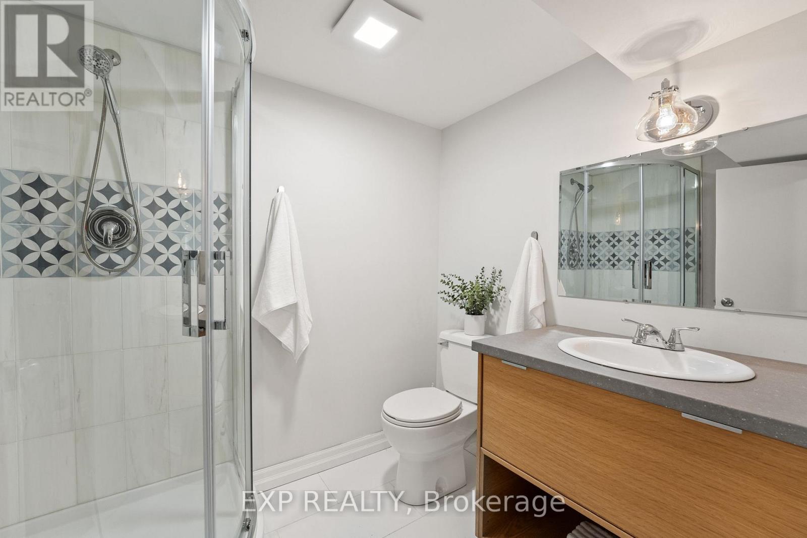 37 Manniku Road, Georgina, Ontario  L9P 1R2 - Photo 29 - N12211836